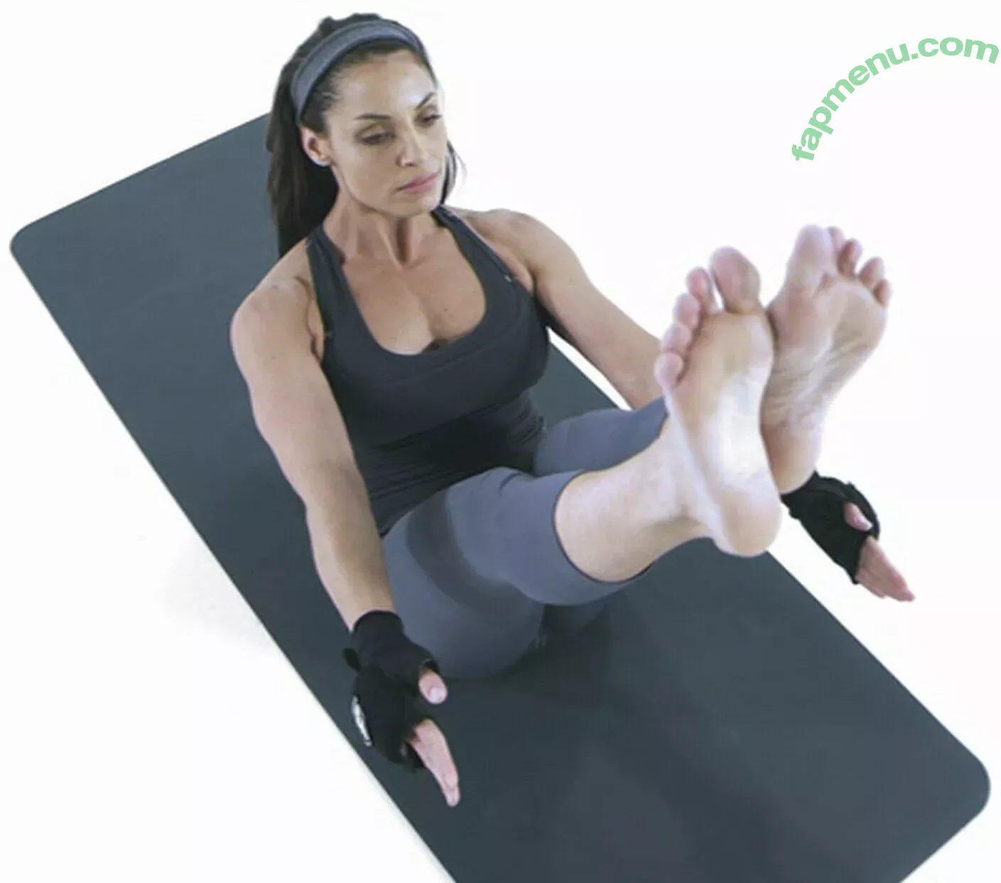 Trish Stratus nude photo #1447 (trishstratuscom)