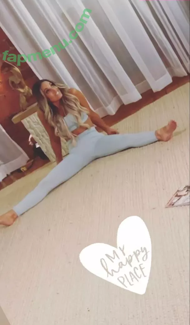 Trish Stratus nude photo #1454 (trishstratuscom)