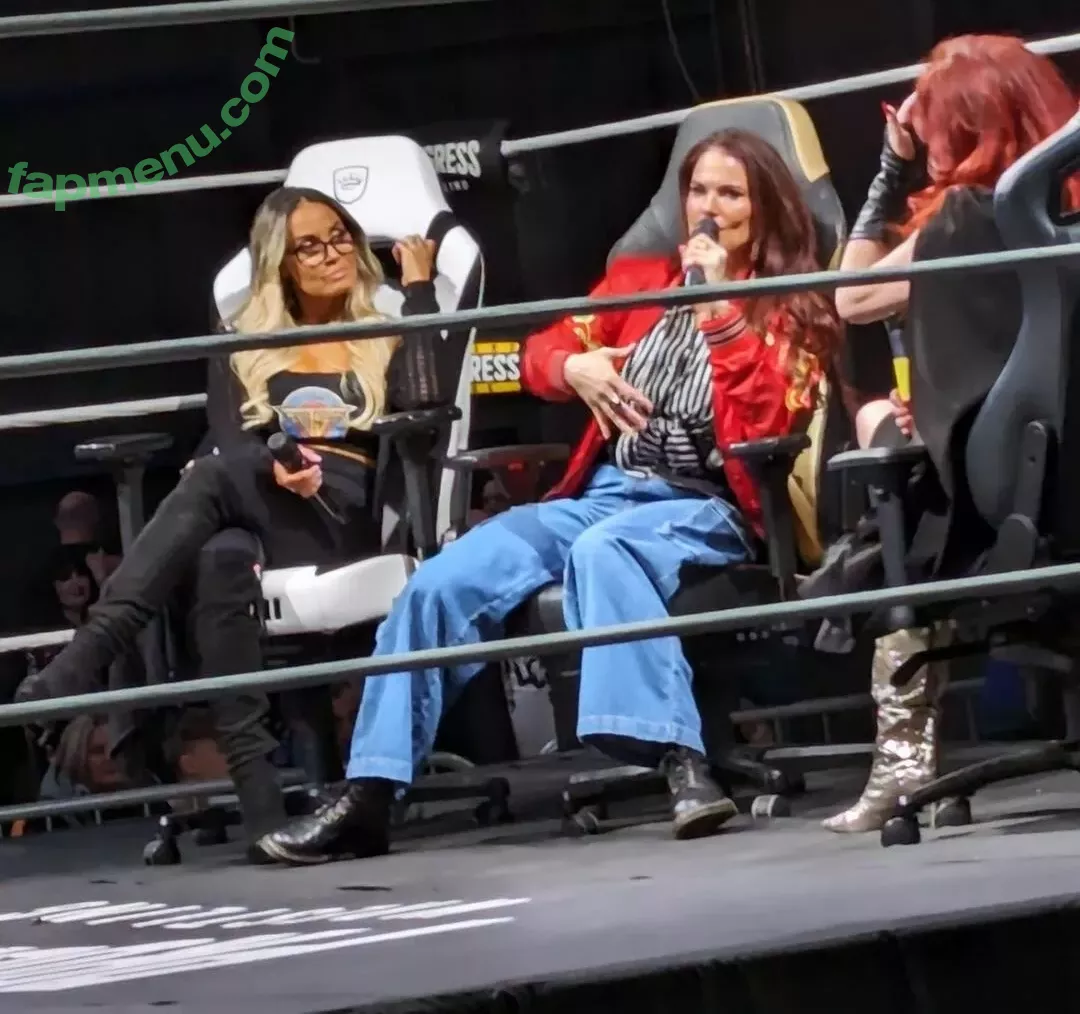 Trish Stratus nude photo #1613 (trishstratuscom)