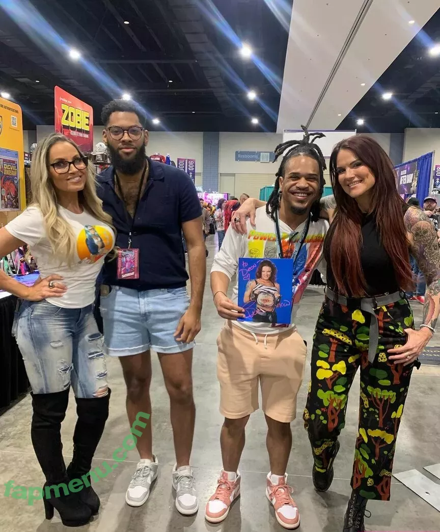 Trish Stratus nude photo #1639 (trishstratuscom)