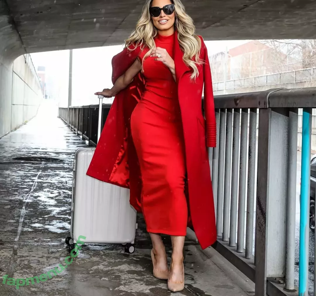 Trish Stratus nude photo #1678 (trishstratuscom)