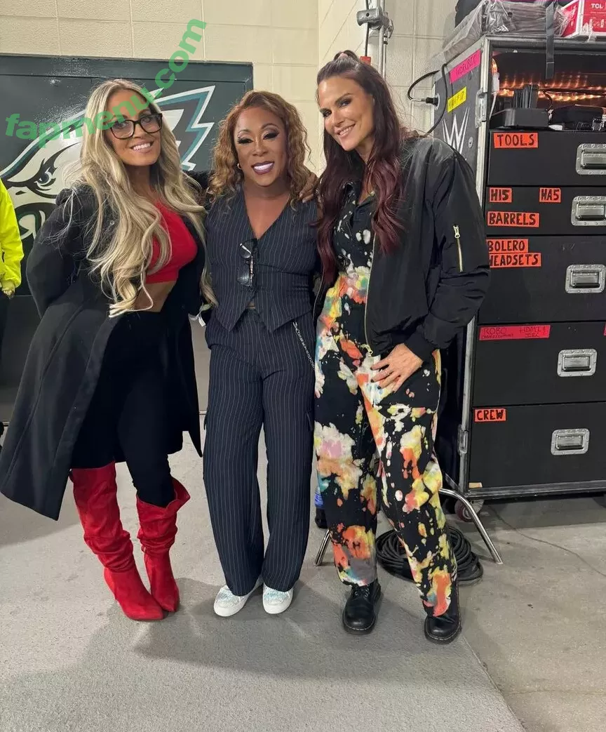 Trish Stratus nude photo #1734 (trishstratuscom)