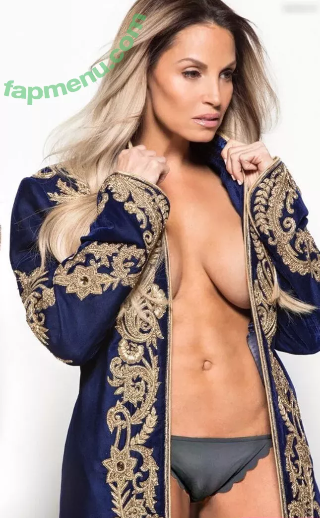 Trish Stratus nude photo #1864 (trishstratuscom)