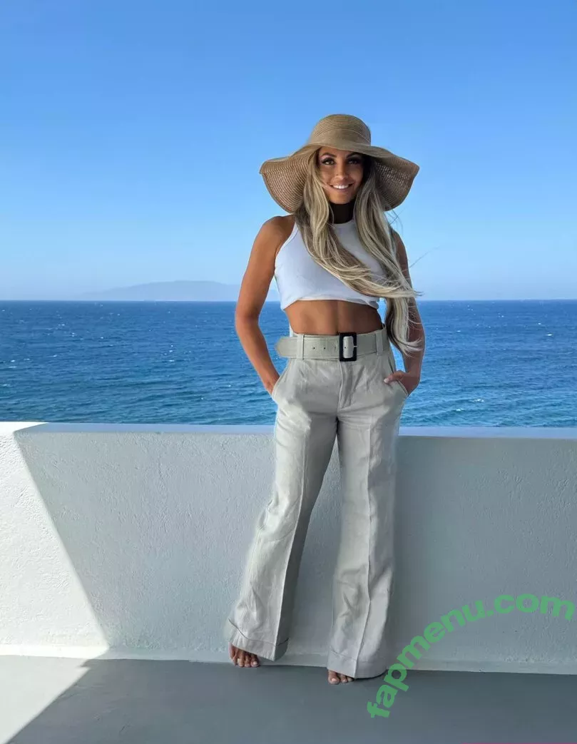 Trish Stratus nude photo #1945 (trishstratuscom)