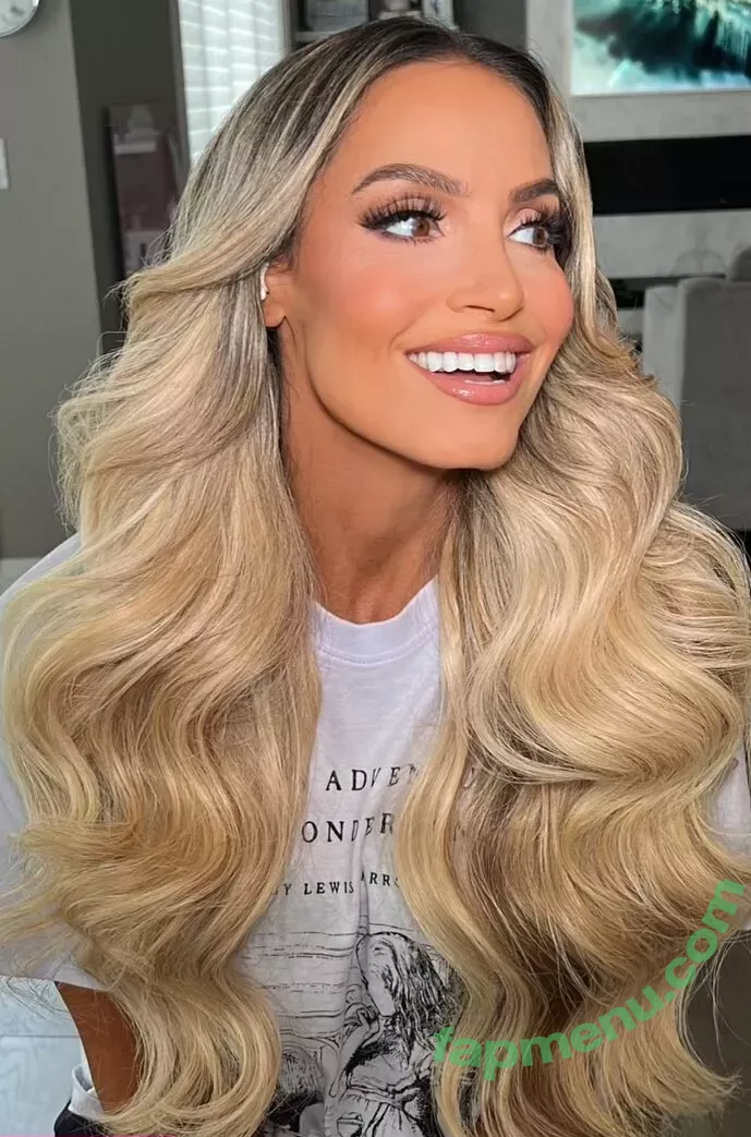 Trish Stratus nude photo #1963 (trishstratuscom)