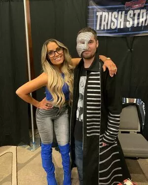 Trish Stratus / trishstratuscom nude photo #2010