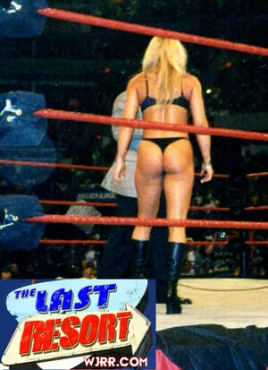 Trish Stratus / trishstratuscom nude photo #2233