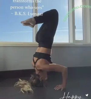 Trish Stratus / trishstratuscom nude photo #2478