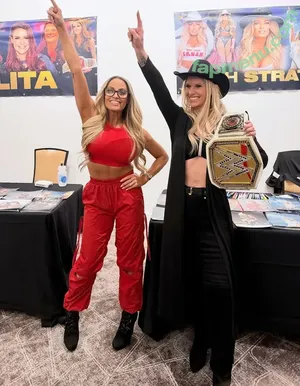 Trish Stratus / trishstratuscom nude photo #2490