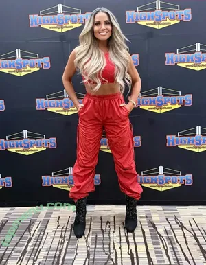 Trish Stratus / trishstratuscom nude photo #2493