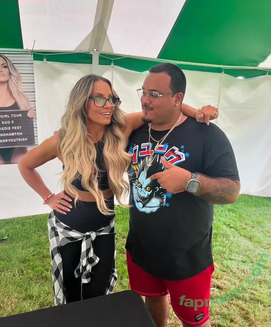 Trish Stratus nude photo #2000 (trishstratuscom)