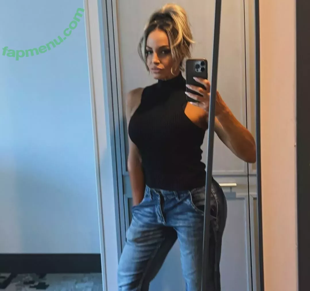 Trish Stratus nude photo #2050 (trishstratuscom)