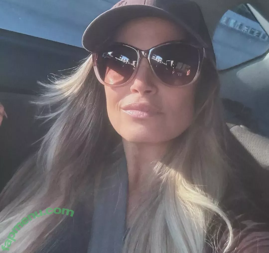 Trish Stratus nude photo #2051 (trishstratuscom)