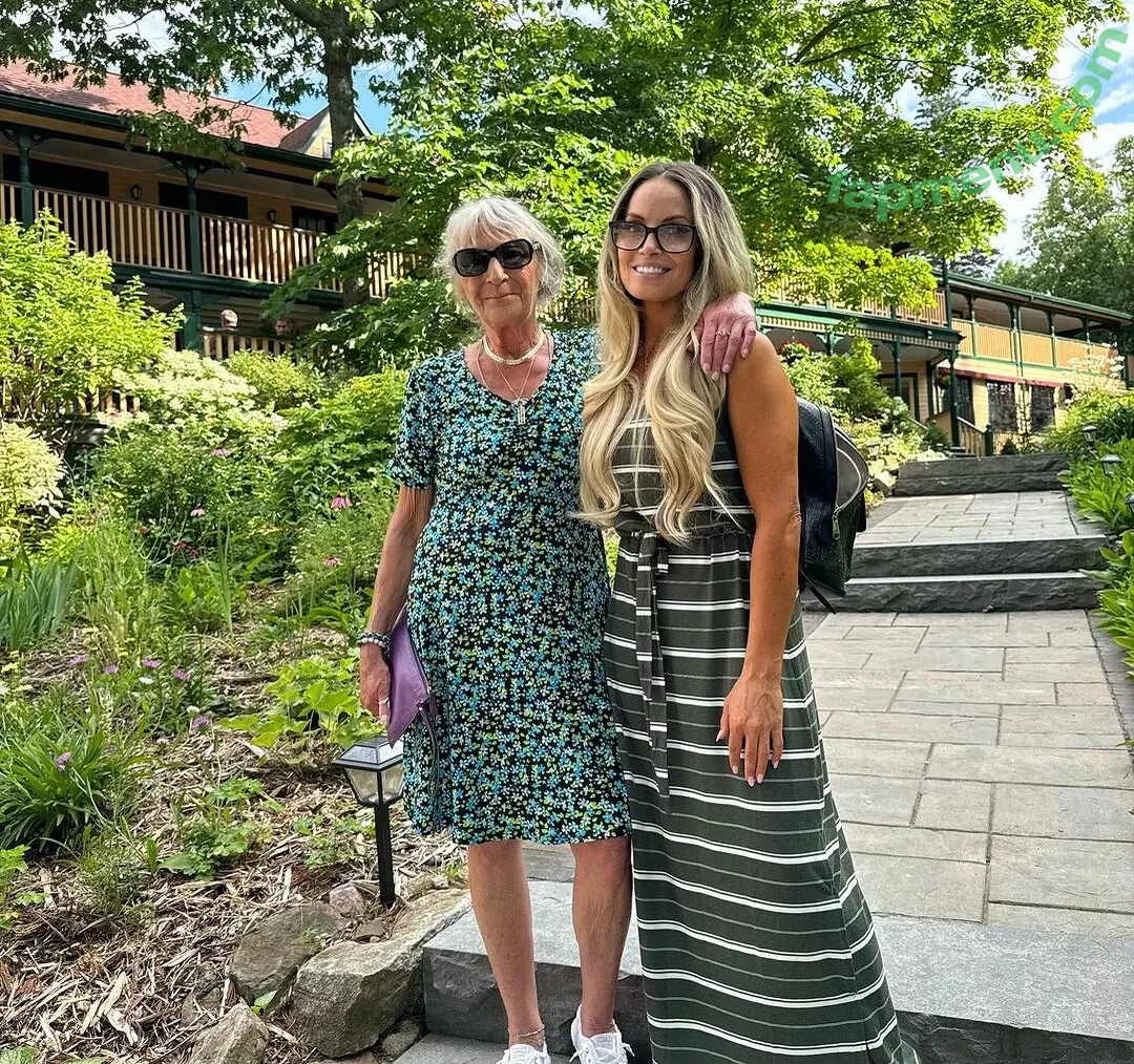 Trish Stratus nude photo #2052 (trishstratuscom)