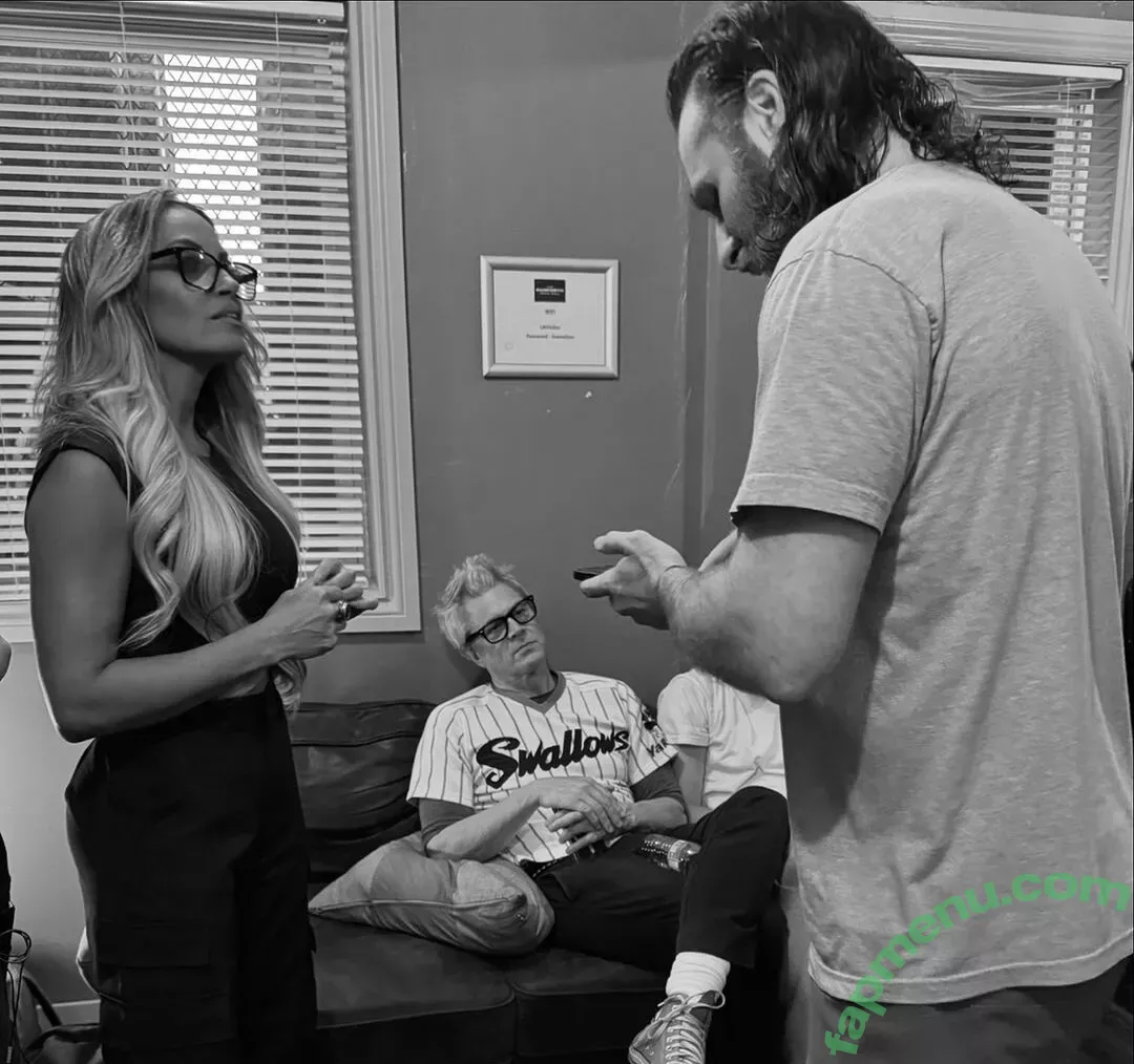 Trish Stratus nude photo #2053 (trishstratuscom)