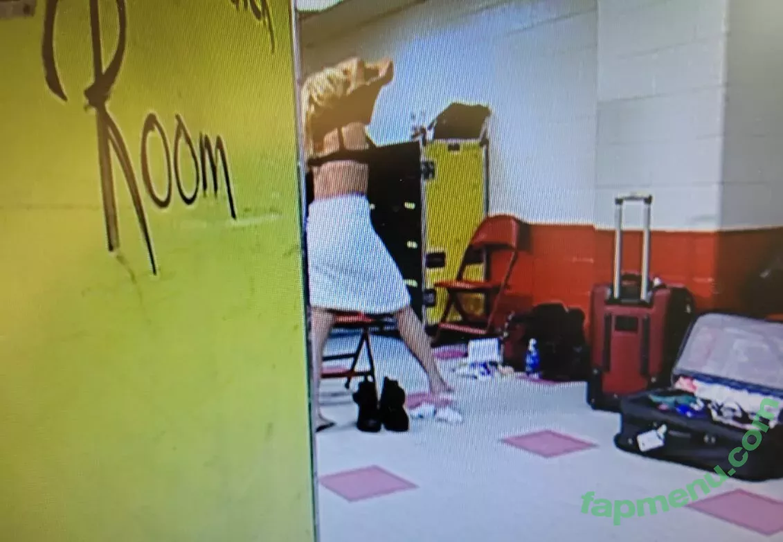 Trish Stratus nude photo #2069 (trishstratuscom)