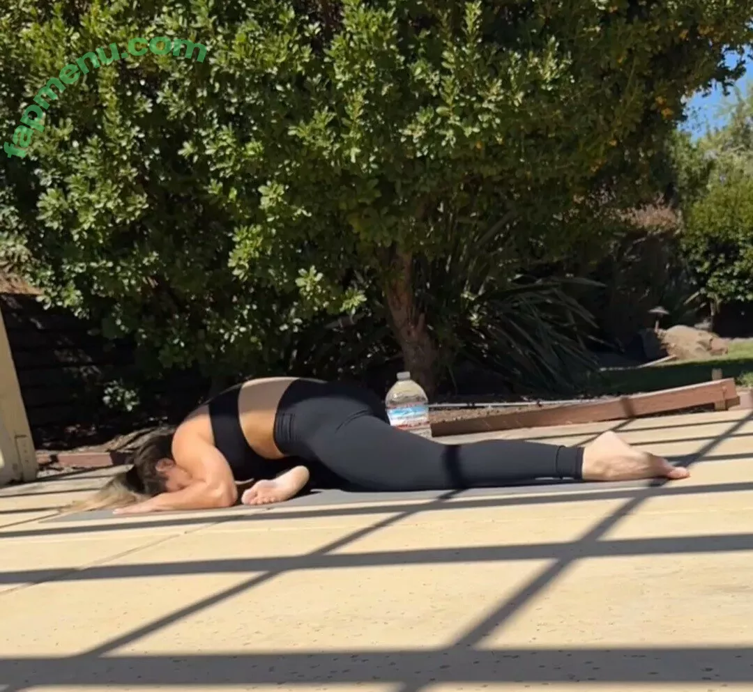 Trish Stratus nude photo #2086 (trishstratuscom)