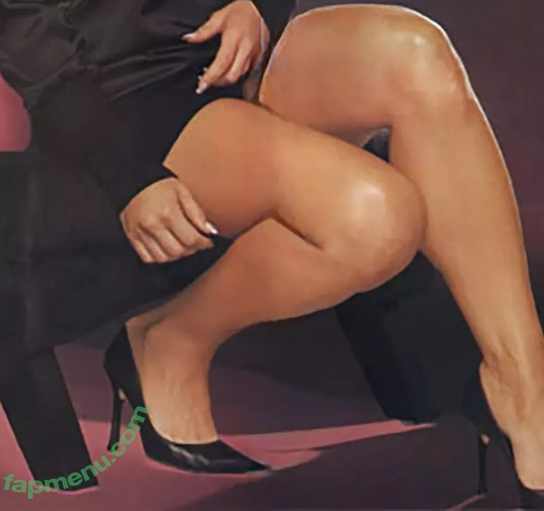 Trish Stratus nude photo #2106 (trishstratuscom)