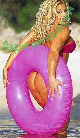 Trish Stratus nude photo #2199 (trishstratuscom)