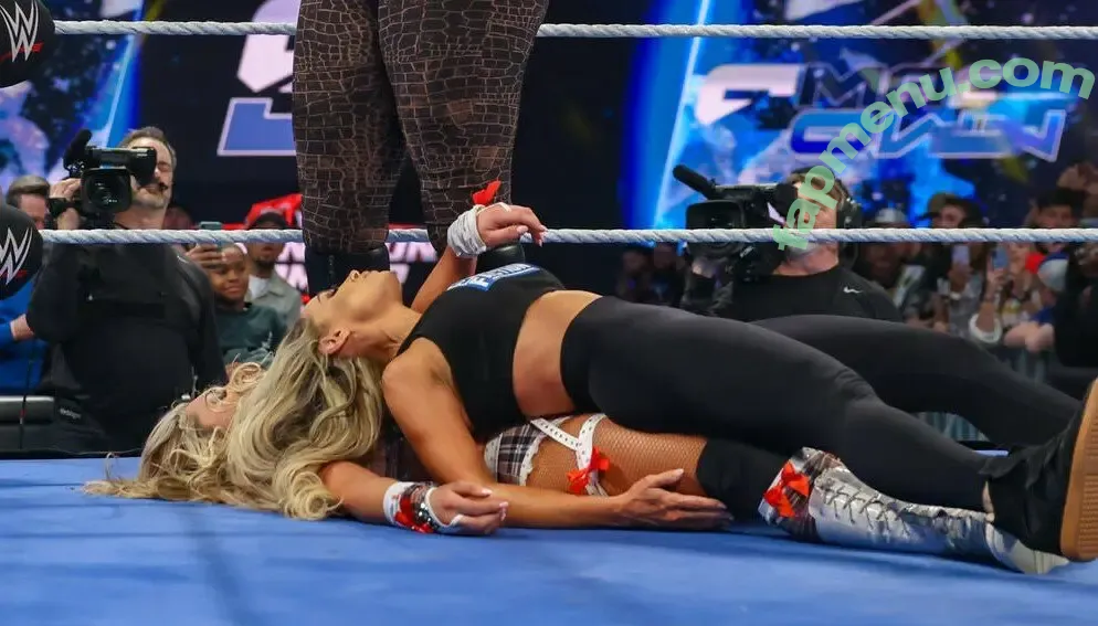 Trish Stratus nude photo #2274 (trishstratuscom)