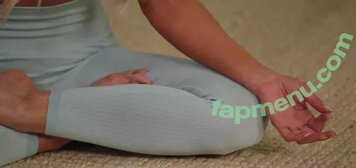 Trish Stratus nude photo #2449 (trishstratuscom)