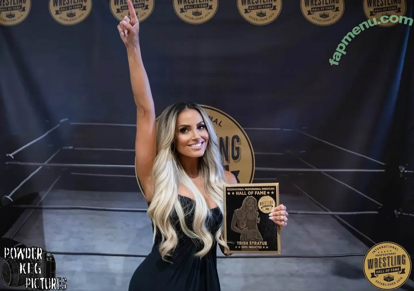 Trish Stratus nude photo #2458 (trishstratuscom)