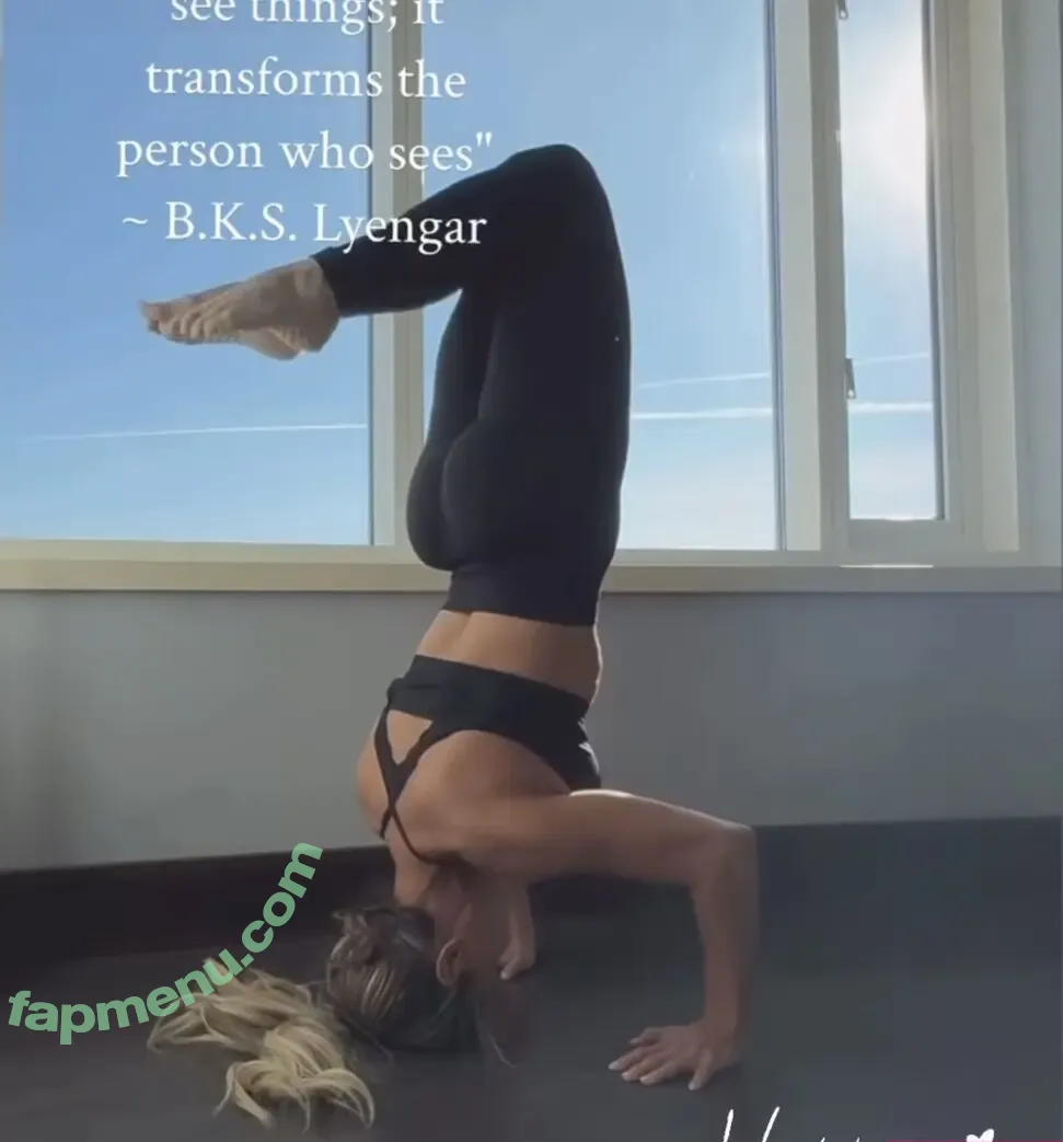 Trish Stratus nude photo #2480 (trishstratuscom)