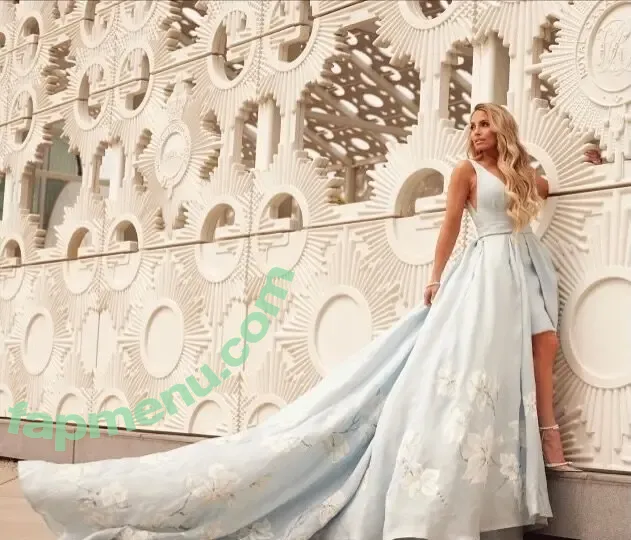 Trish Stratus nude photo #2483 (trishstratuscom)