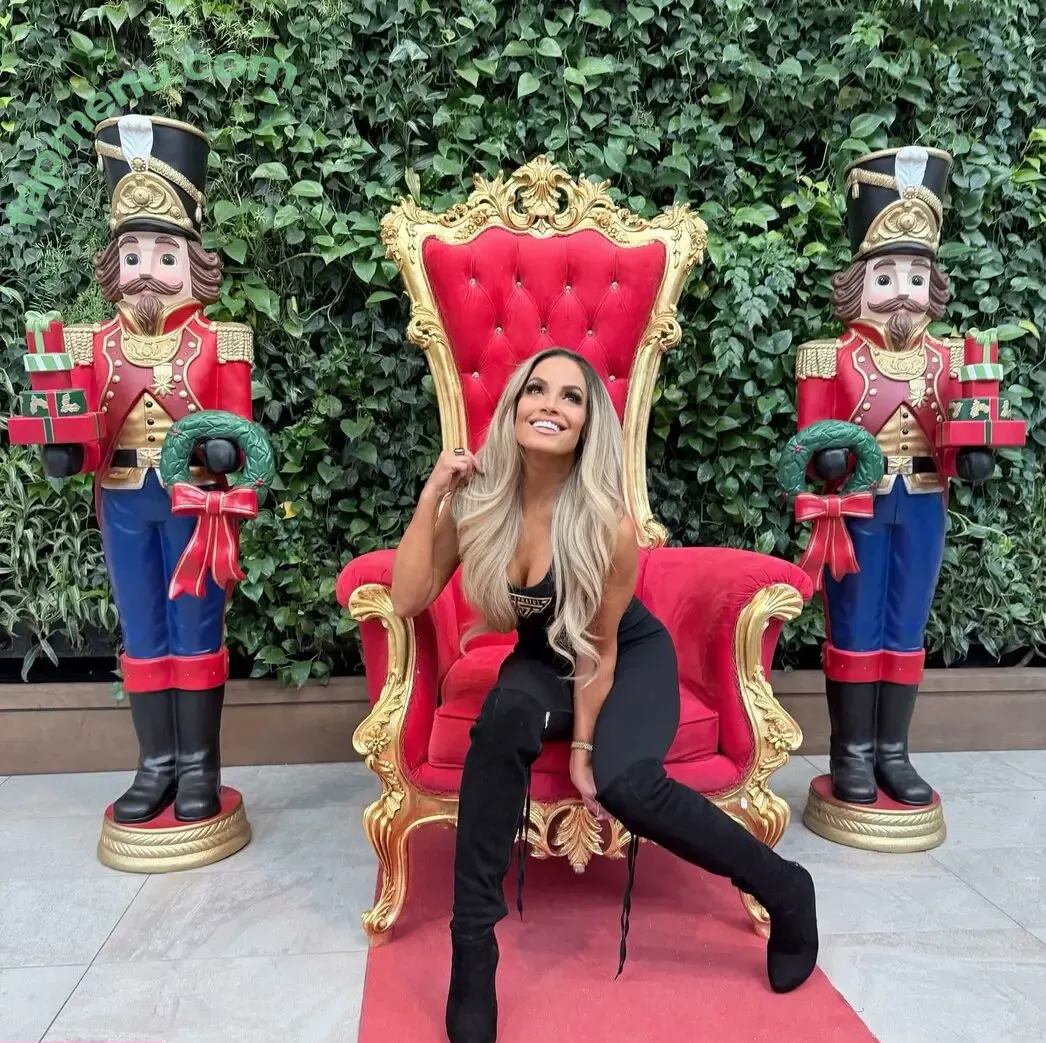 Trish Stratus nude photo #2509 (trishstratuscom)