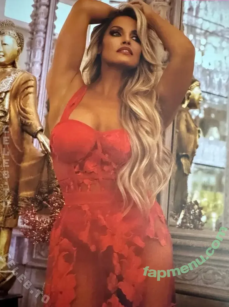 Trish Stratus nude photo #2533 (trishstratuscom)