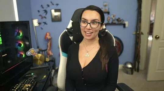 Trisha Hershberger / thatgrltrish / trishahershberger / trishahershbergerstreams nude photo #0934