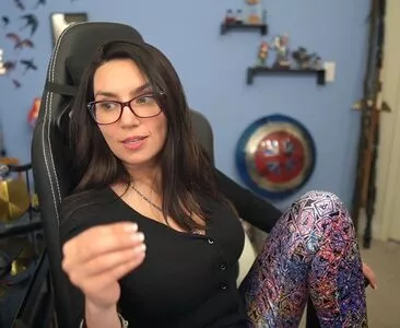 Trisha Hershberger / thatgrltrish / trishahershberger / trishahershbergerstreams nude photo #1050