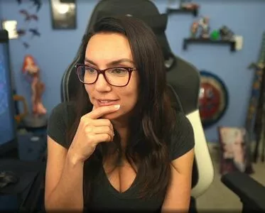 Trisha Hershberger / thatgrltrish / trishahershberger / trishahershbergerstreams nude photo #1414