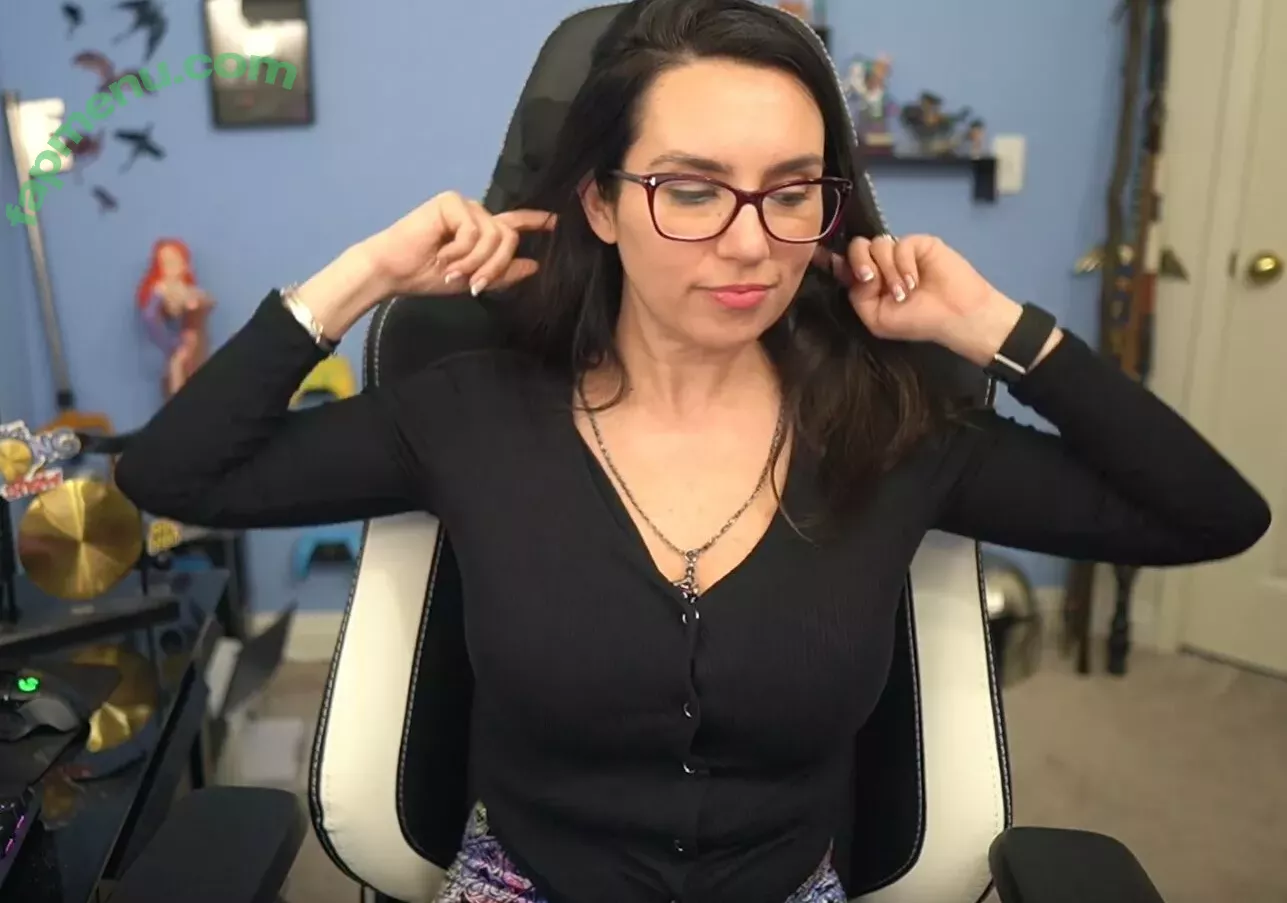 Trisha Hershberger nude photo #1043 (thatgrltrish / trishahershberger / trishahershbergerstreams)