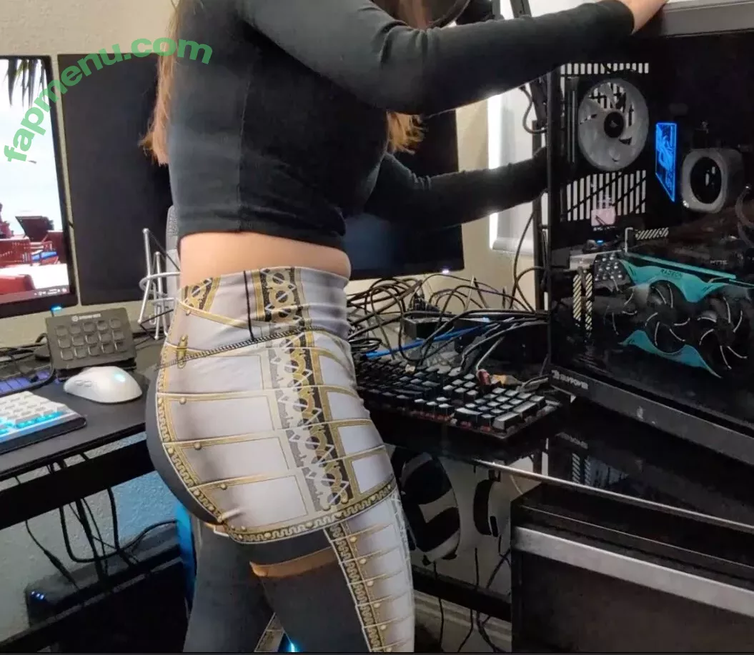 Trisha Hershberger nude photo #1151 (thatgrltrish / trishahershberger / trishahershbergerstreams)