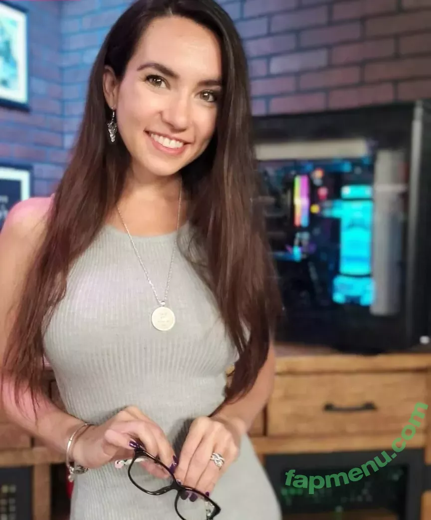 Trisha Hershberger nude photo #1404 (thatgrltrish)