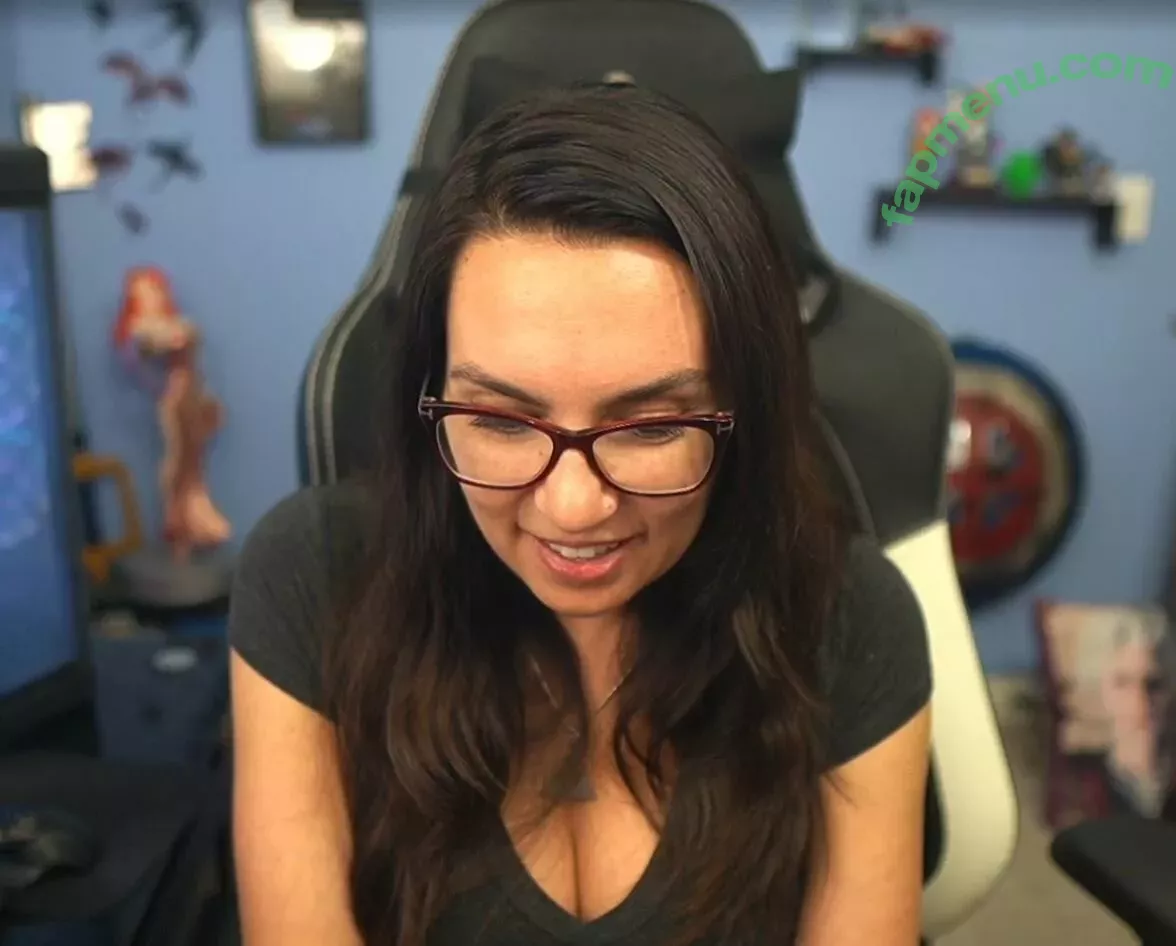 Trisha Hershberger nude photo #1413 (thatgrltrish)
