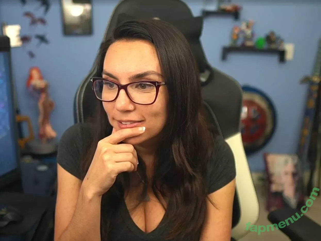 Trisha Hershberger nude photo #1414 (thatgrltrish)