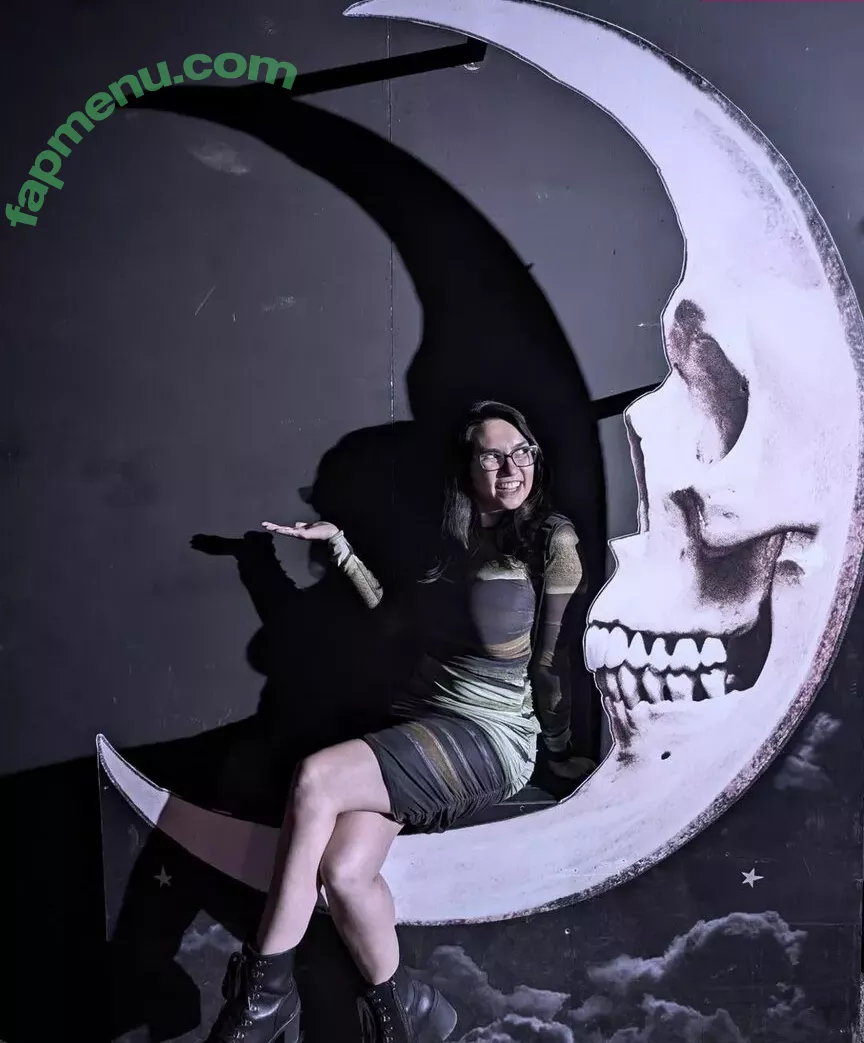 Trisha Hershberger nude photo #1438 (thatgrltrish)