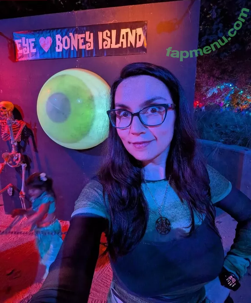 Trisha Hershberger nude photo #1440 (thatgrltrish)