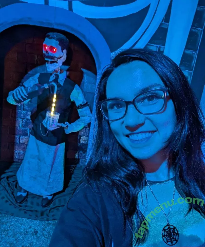 Trisha Hershberger nude photo #1442 (thatgrltrish)