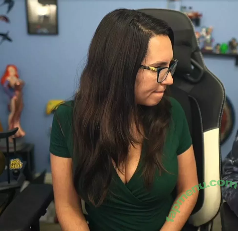 Trisha Hershberger nude photo #1444 (thatgrltrish)