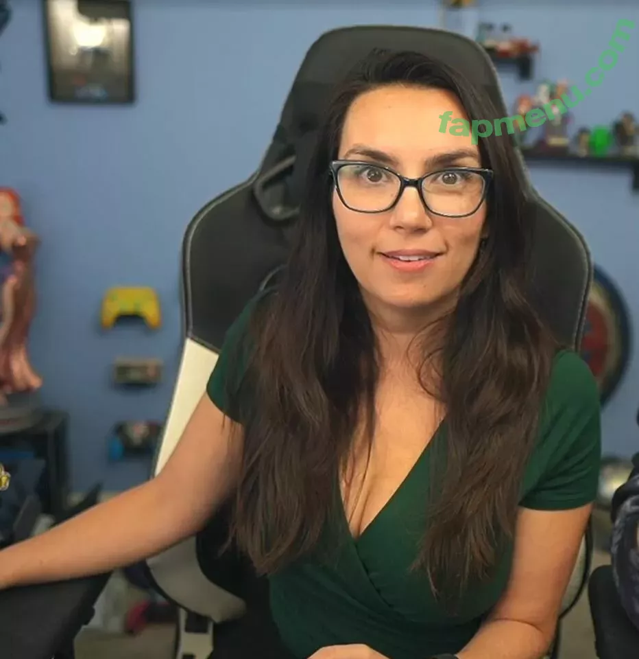 Trisha Hershberger nude photo #1445 (thatgrltrish)