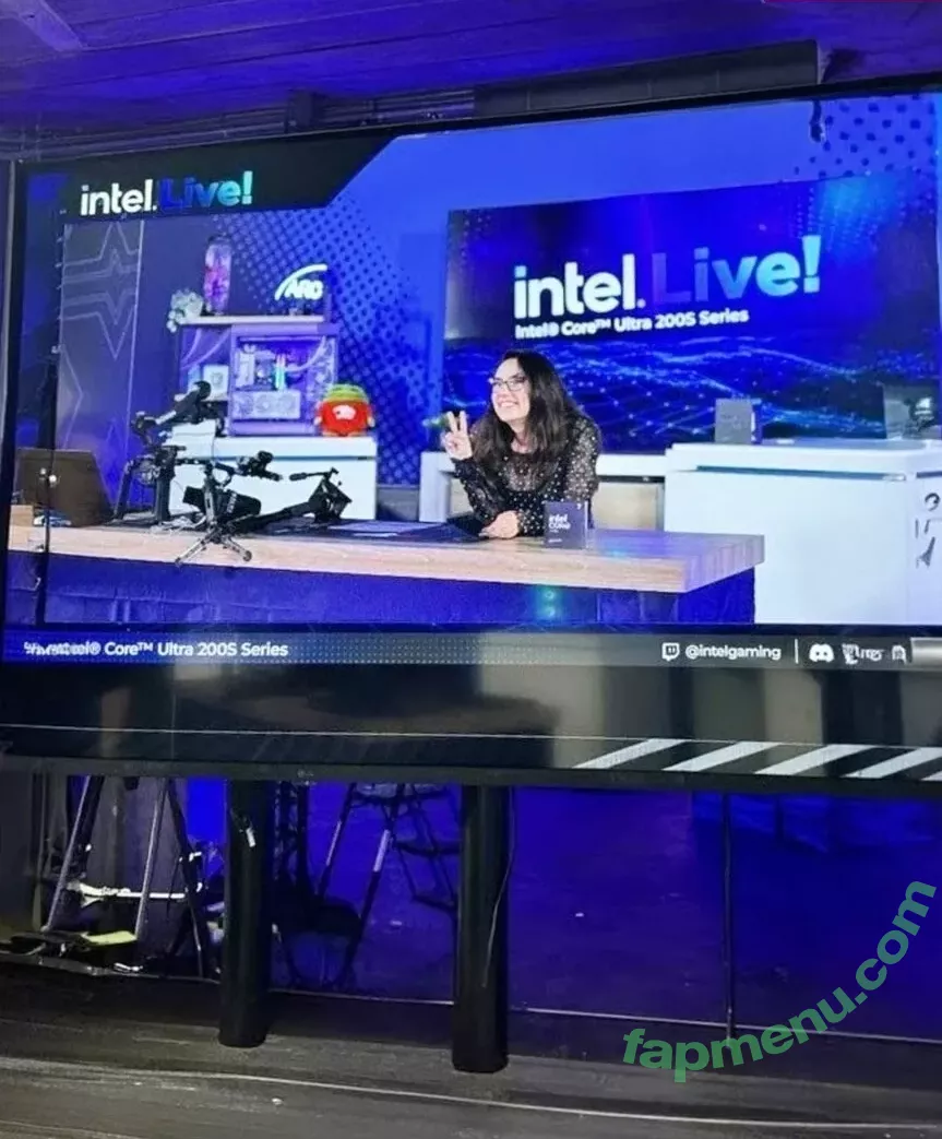 Trisha Hershberger nude photo #1450 (thatgrltrish)