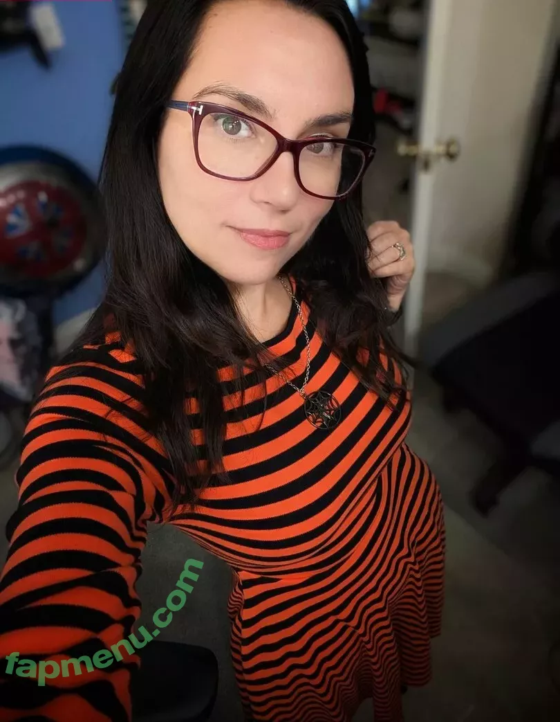 Trisha Hershberger nude photo #1467 (thatgrltrish)