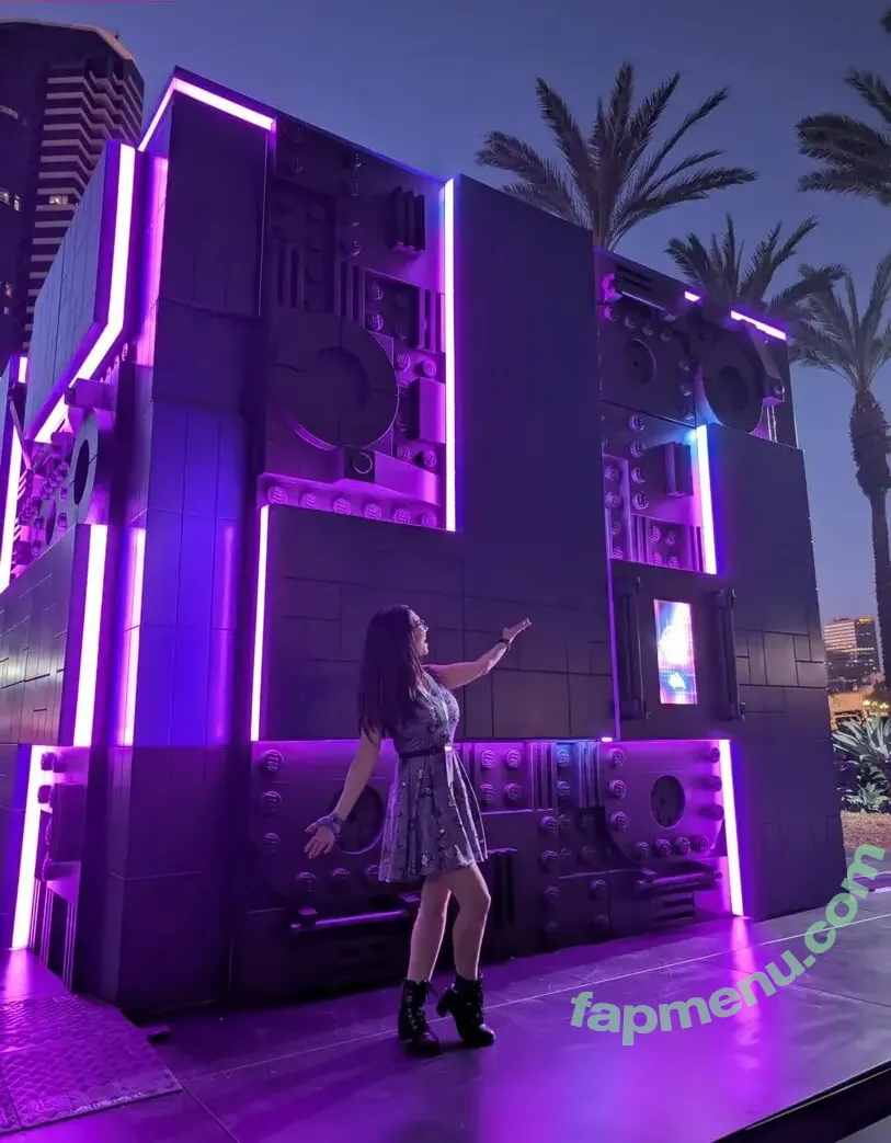 Trisha Hershberger nude photo #1688 (thatgrltrish)