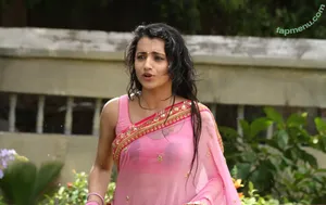 Trisha Krishnan / trishakrishnan nude photo #0049
