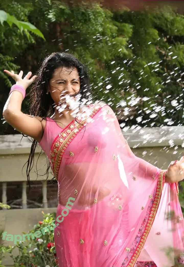 Trisha Krishnan nude photo #0055 (trishakrishnan)