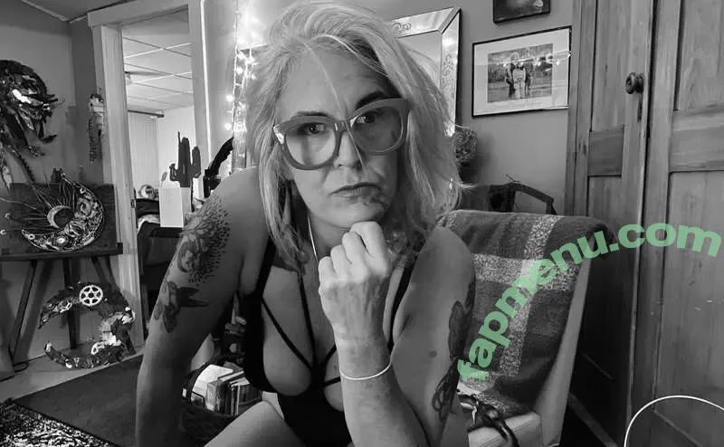 Trisha Moody nude photo #0002 (tmoodybourbeau / trishatmbmetal)