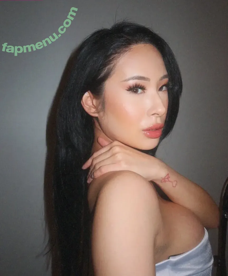 trishmayor nude photo #0022 (trishmayor)